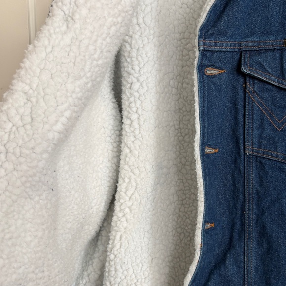 Wrangler Men's Dark‎ Blue Denim Jacket with White Lining - Picture 3 of 4